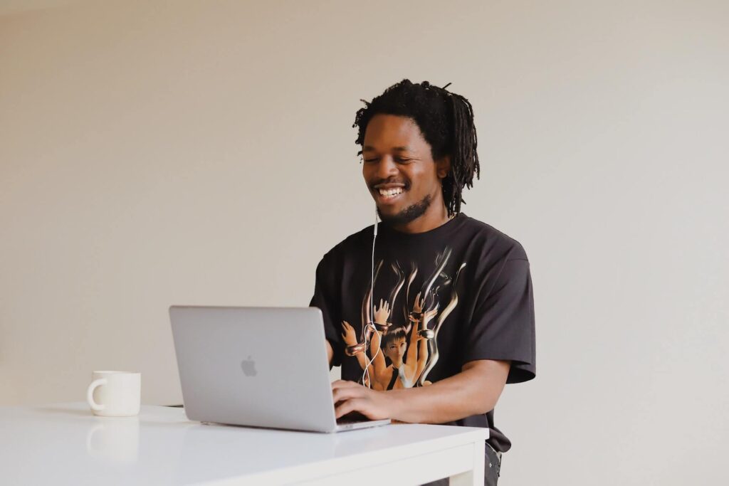 10 reasons why you should hire an SEM freelancer for your next campaign