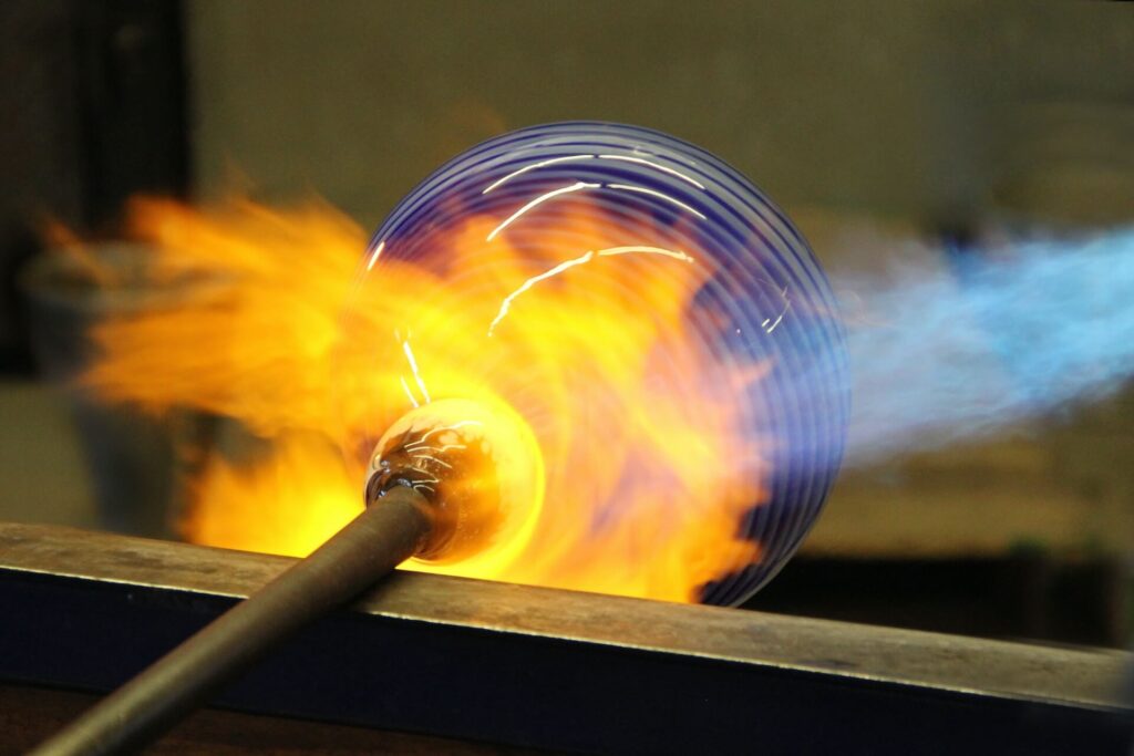 How combining SEO and SEM drives digital marketing success 4 The Precision of SEM Targeting
